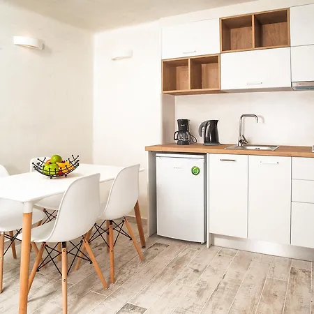 Spilies By Thireas *