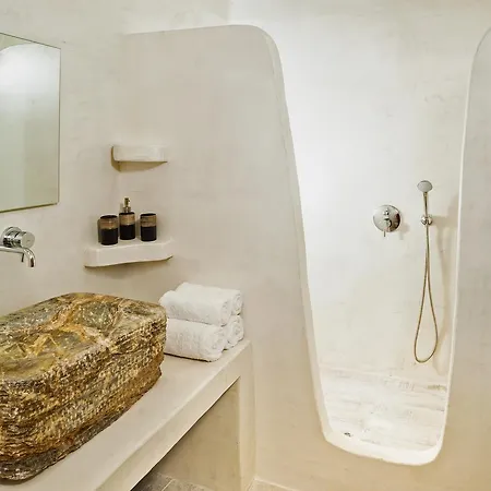 Spilies By Thireas Vourvoúlos