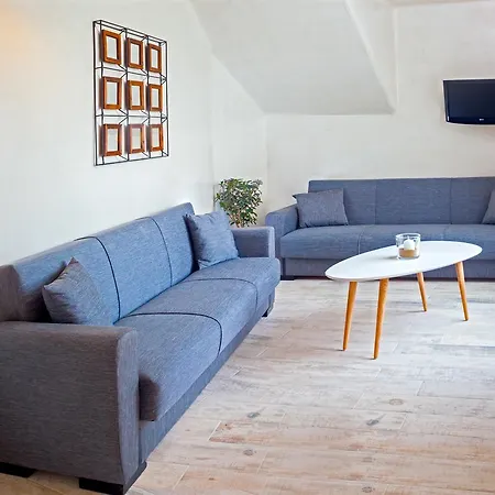 Spilies By Thireas Apartment